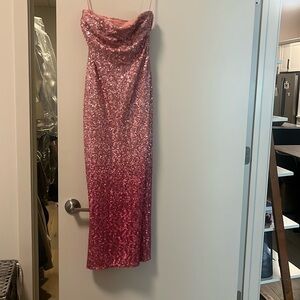 LoveSchack Fancy Pink sequin strapless dress